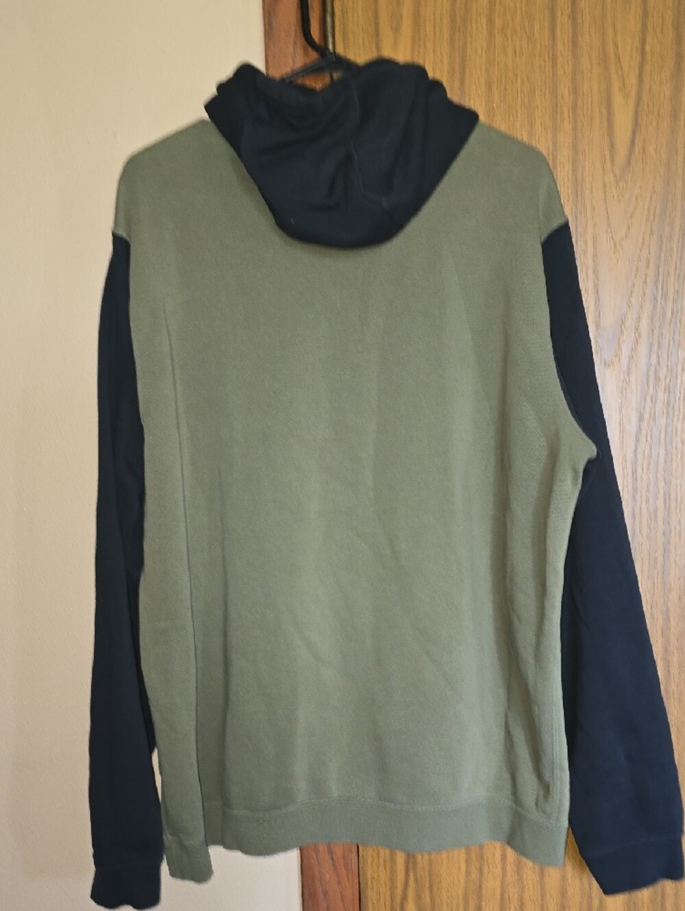 Nike Olive Green and Black Pullover Hoodie with Large 'M' Chest Logo - Picture 5 of 5